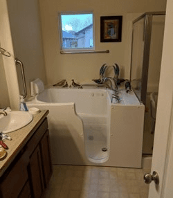 Walk-in tub 1